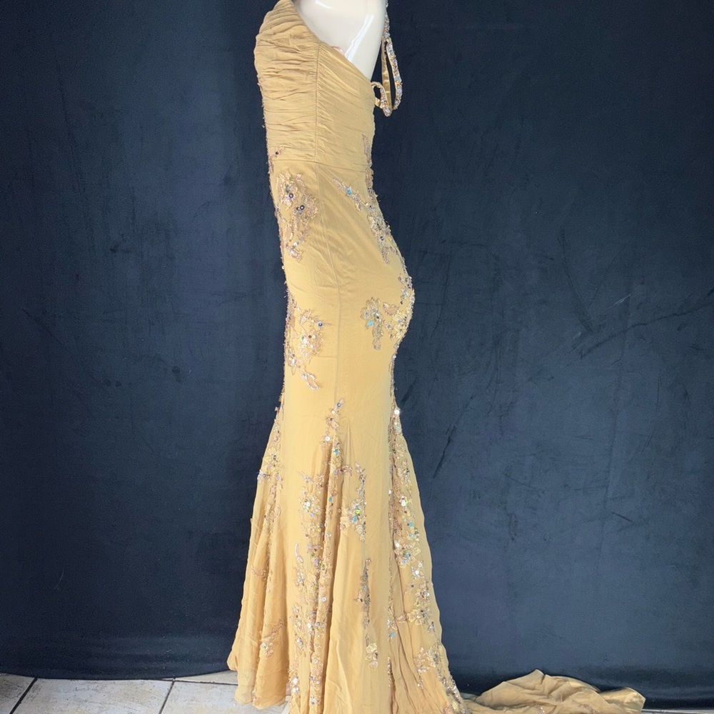 Elegant Gold Evening Gown by Mandalay - Picture 2 of 5